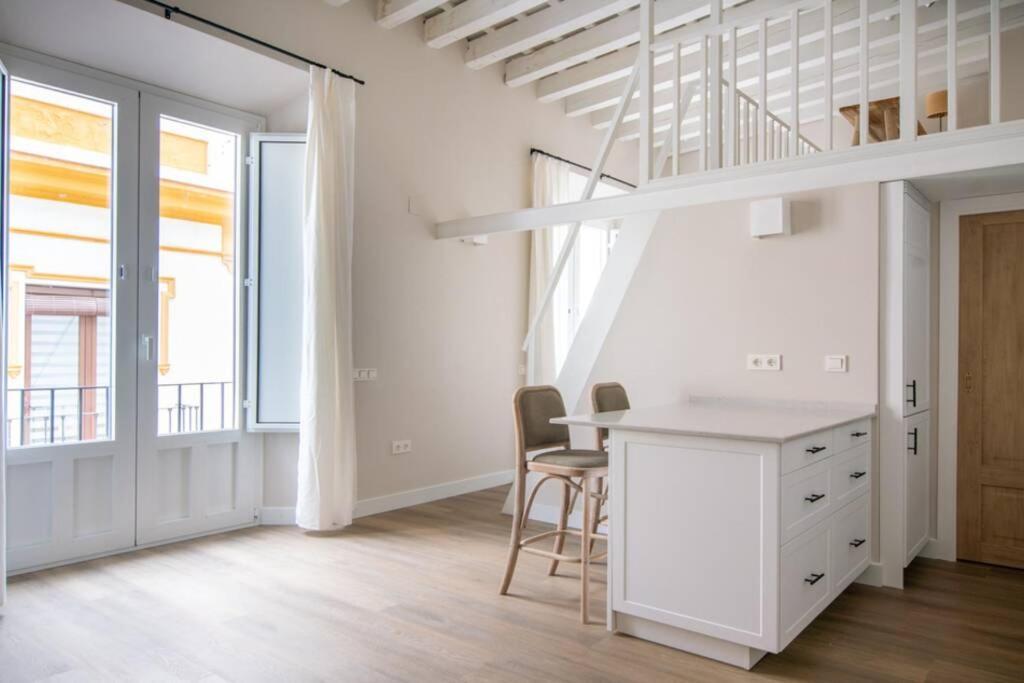 G12 Trendy And Comfy Bright Loft Meters From Bullring And Trianas Bridge, Galera Street * Séville
