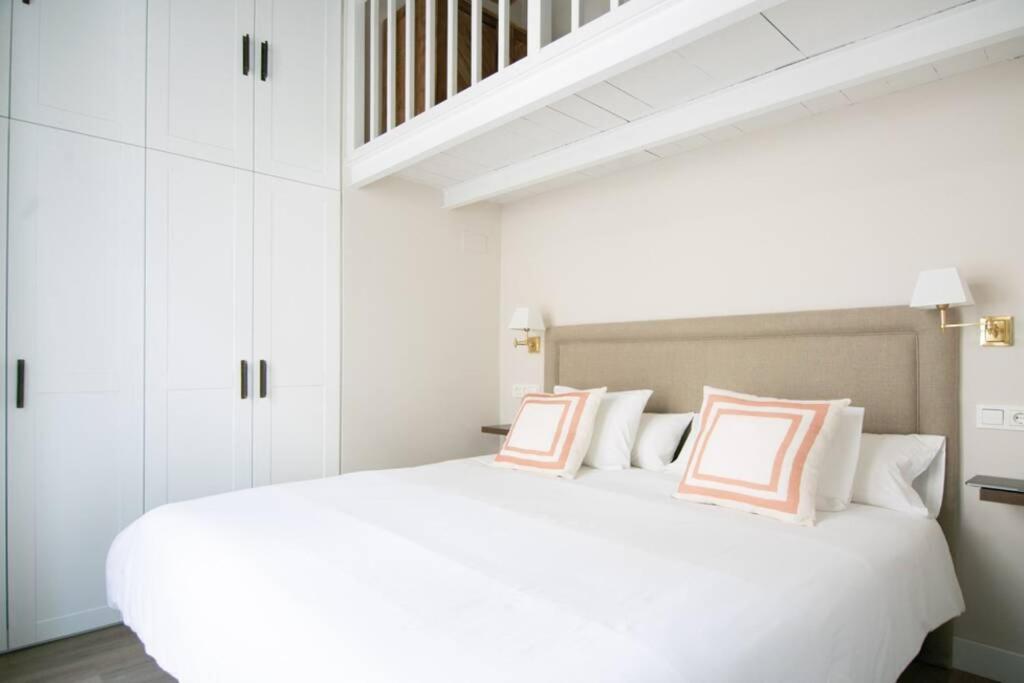 Appartement G12 Trendy And Comfy Bright Loft Meters From Bullring And Trianas Bridge, Galera Street *